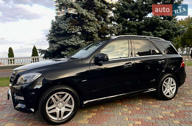 Позашляховик / Кросовер Mercedes-Benz M-Class 2013 в 