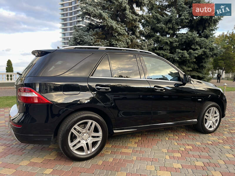 Внедорожник / Кроссовер Mercedes-Benz M-Class 2013 в Одессе