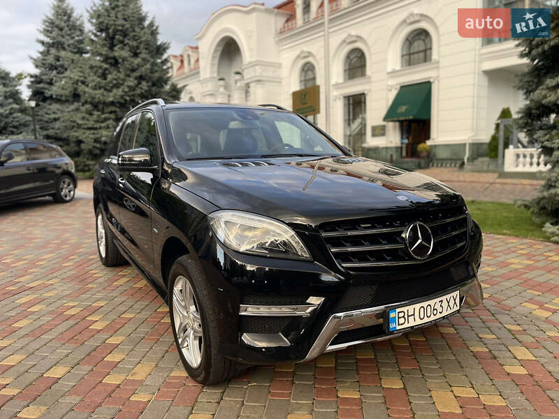 Внедорожник / Кроссовер Mercedes-Benz M-Class 2013 в Одессе