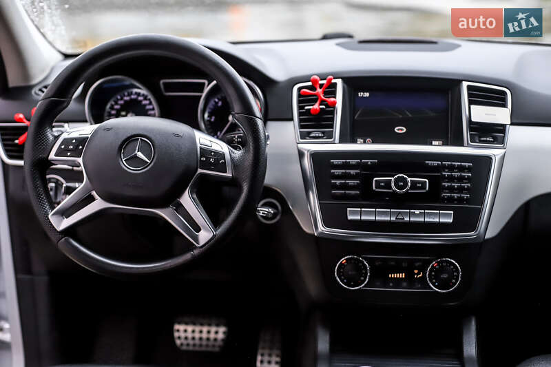 Позашляховик / Кросовер Mercedes-Benz M-Class 2013 в Львові фото 23 Позашляховик / Кросовер Mercedes-Benz M-Class 2013 в Львові