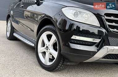 Внедорожник / Кроссовер Mercedes-Benz M-Class 2011 в 