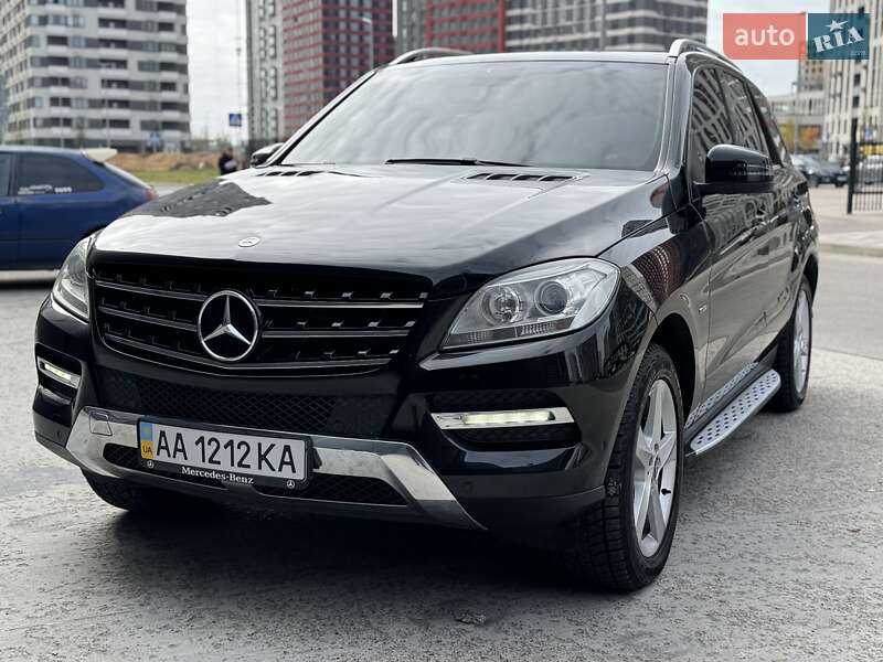 Внедорожник / Кроссовер Mercedes-Benz M-Class 2011 в Киеве