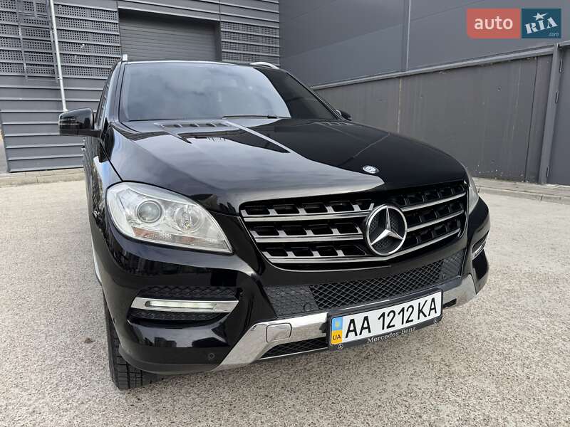 Внедорожник / Кроссовер Mercedes-Benz M-Class 2011 в Киеве