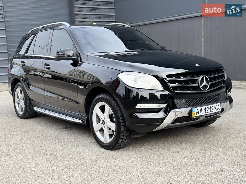 Внедорожник / Кроссовер Mercedes-Benz M-Class 2011 в Киеве