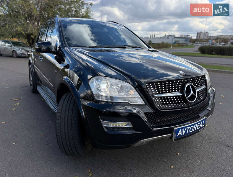 Внедорожник / Кроссовер Mercedes-Benz M-Class 2010 в Кривом Роге