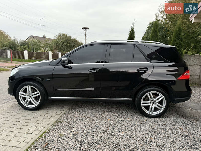 Внедорожник / Кроссовер Mercedes-Benz M-Class 2011 в Львове