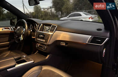 Позашляховик / Кросовер Mercedes-Benz M-Class 2011 в 