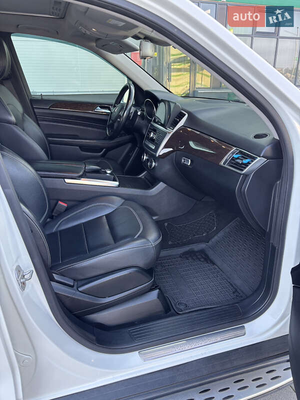 Позашляховик / Кросовер Mercedes-Benz M-Class 2012 в Нововолинську фото 30 Позашляховик / Кросовер Mercedes-Benz M-Class 2012 в Нововолинську