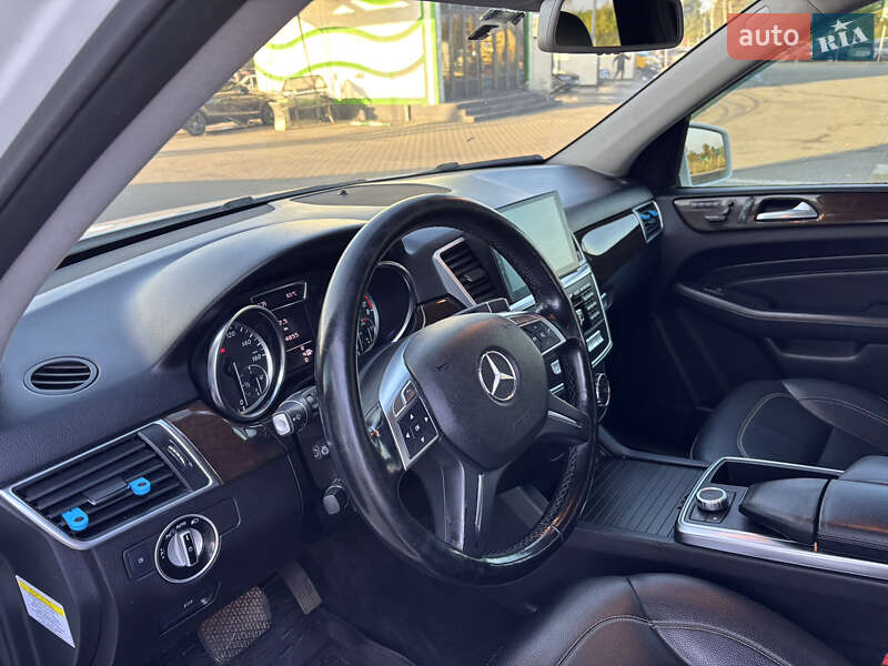 Позашляховик / Кросовер Mercedes-Benz M-Class 2012 в Нововолинську фото 35 Позашляховик / Кросовер Mercedes-Benz M-Class 2012 в Нововолинську