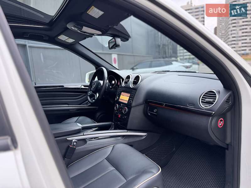 Позашляховик / Кросовер Mercedes-Benz M-Class 2010 в Києві