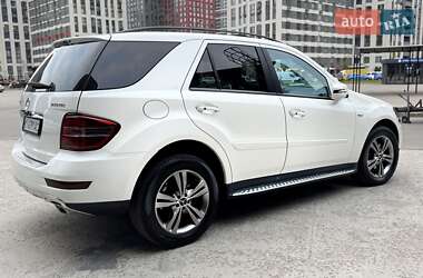 Внедорожник / Кроссовер Mercedes-Benz M-Class 2010 в 