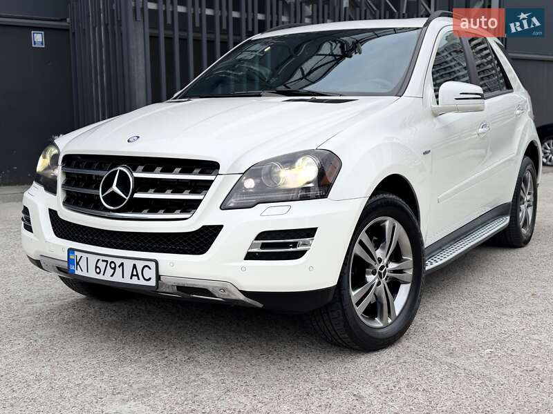 Позашляховик / Кросовер Mercedes-Benz M-Class 2010 в Києві