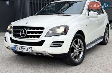 Внедорожник / Кроссовер Mercedes-Benz M-Class 2010 в 
