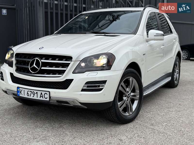 Позашляховик / Кросовер Mercedes-Benz M-Class 2010 в Києві