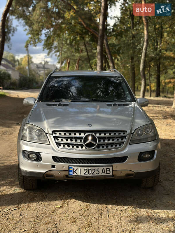 Внедорожник / Кроссовер Mercedes-Benz M-Class 2006 в Киеве