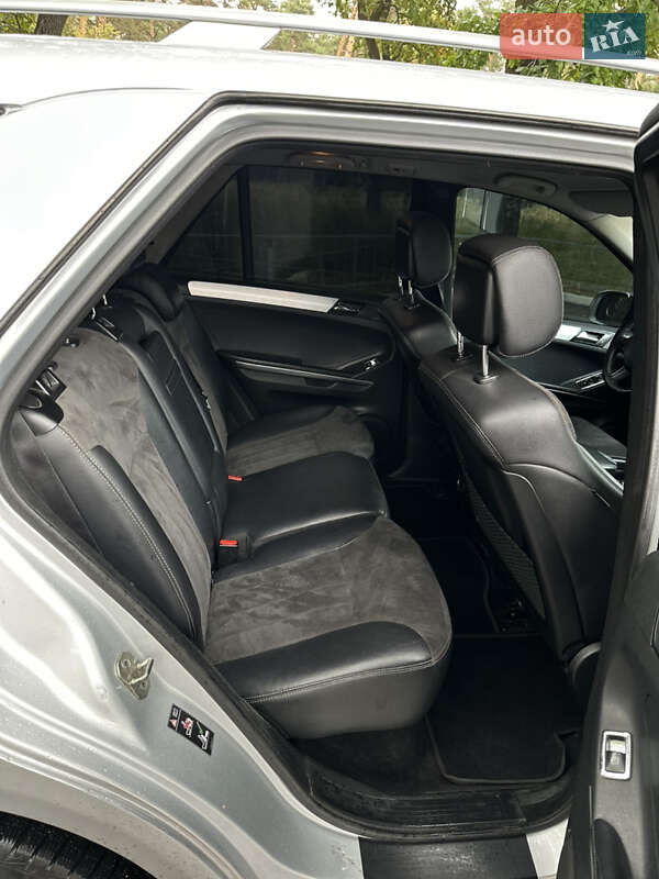 Внедорожник / Кроссовер Mercedes-Benz M-Class 2006 в Киеве