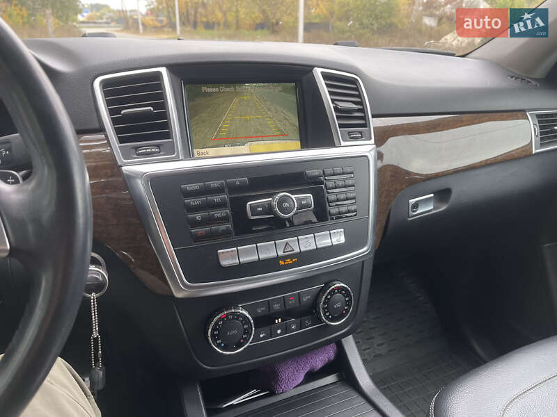 Внедорожник / Кроссовер Mercedes-Benz M-Class 2011 в Киеве