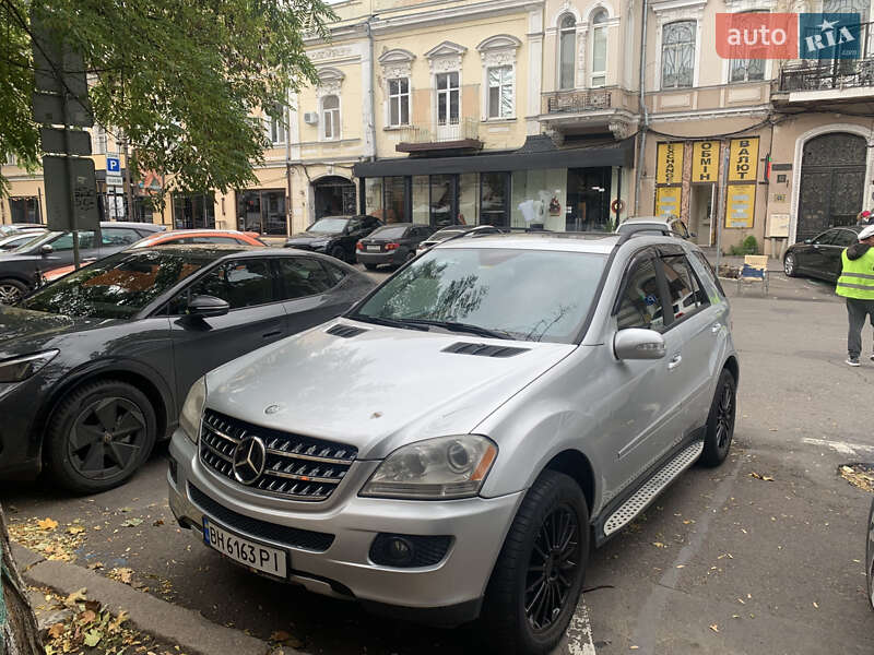Mercedes-Benz M-Class 2006