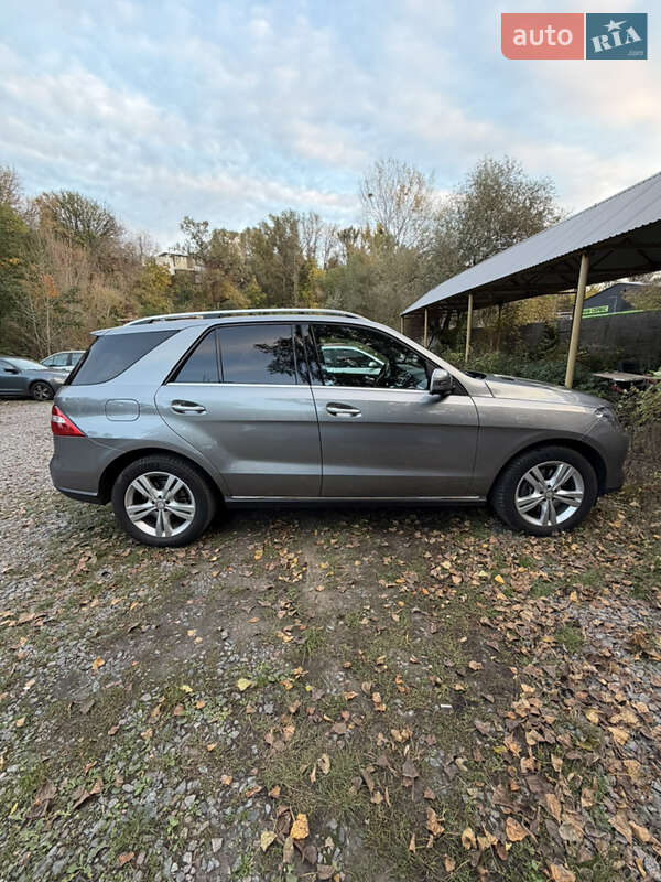 Внедорожник / Кроссовер Mercedes-Benz M-Class 2013 в Киеве
