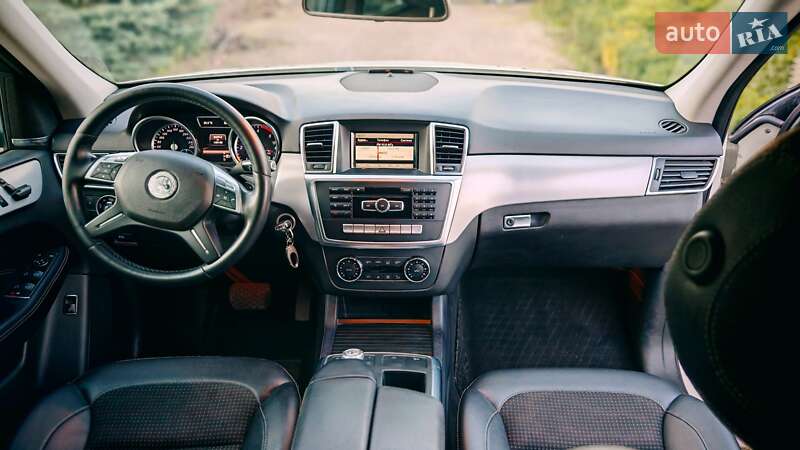 Позашляховик / Кросовер Mercedes-Benz M-Class 2012 в Києві