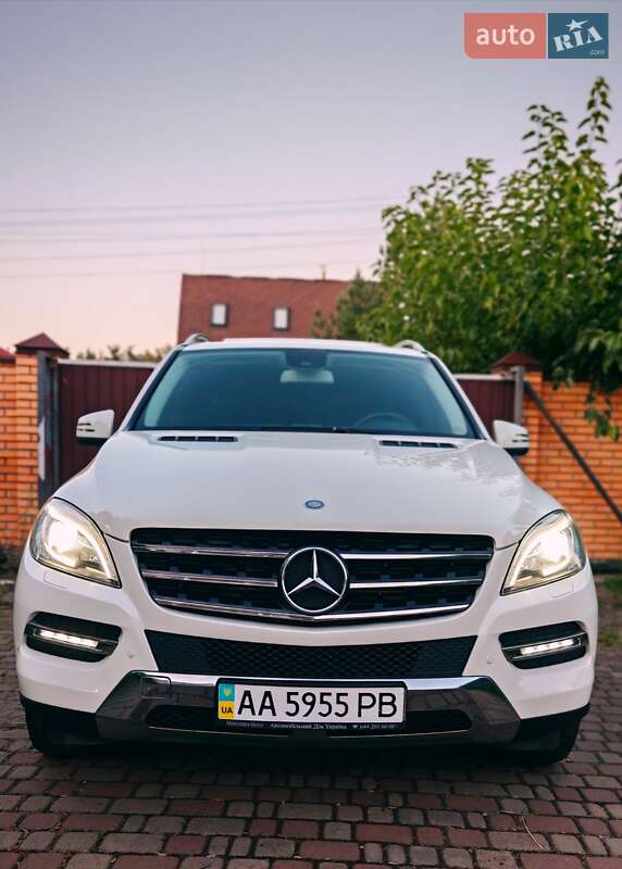 Позашляховик / Кросовер Mercedes-Benz M-Class 2012 в Києві