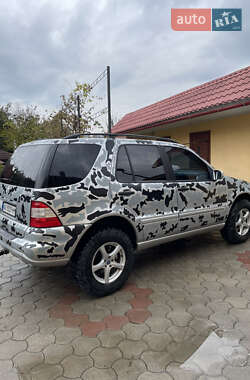 Позашляховик / Кросовер Mercedes-Benz M-Class 2002 в 