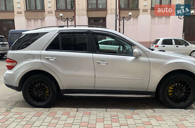 Внедорожник / Кроссовер Mercedes-Benz M-Class 2006 в 