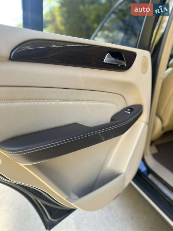Внедорожник / Кроссовер Mercedes-Benz M-Class 2013 в Черновцах