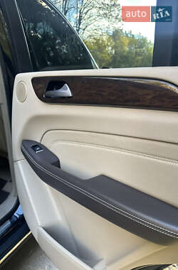 Внедорожник / Кроссовер Mercedes-Benz M-Class 2013 в 