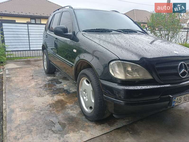 Внедорожник / Кроссовер Mercedes-Benz M-Class 2000 в Виннице