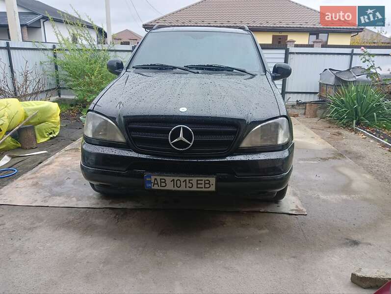 Внедорожник / Кроссовер Mercedes-Benz M-Class 2000 в Виннице
