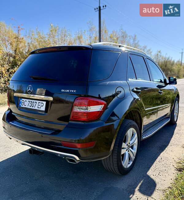 Позашляховик / Кросовер Mercedes-Benz M-Class 2011 в Львові фото 9 Позашляховик / Кросовер Mercedes-Benz M-Class 2011 в Львові