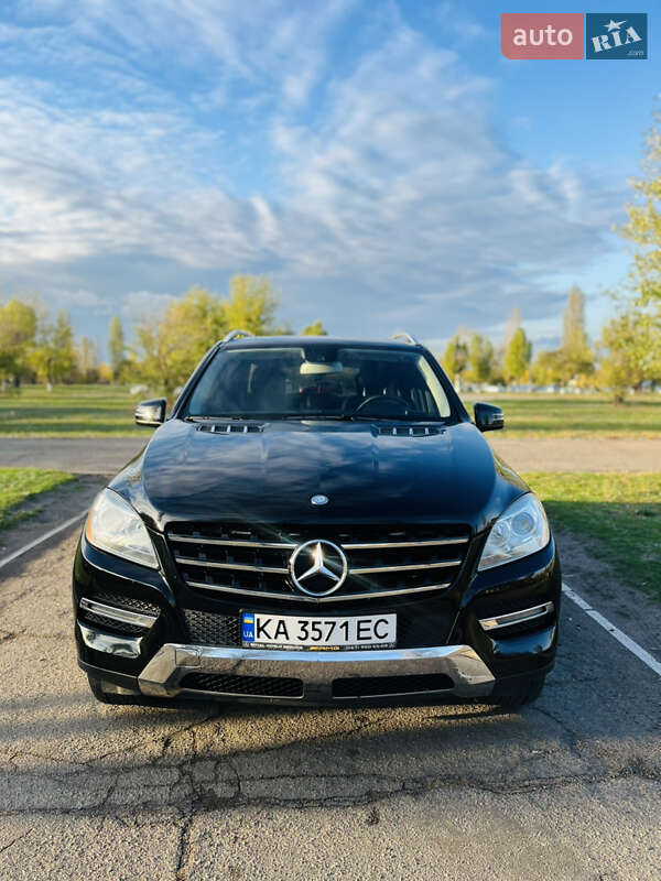Позашляховик / Кросовер Mercedes-Benz M-Class 2015 в 