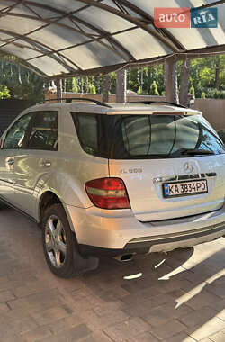 Позашляховик / Кросовер Mercedes-Benz M-Class 2006 в 