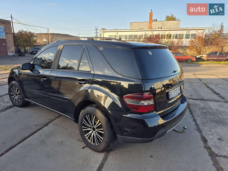 Позашляховик / Кросовер Mercedes-Benz M-Class 2005 в Великих Мостах фото 4 Позашляховик / Кросовер Mercedes-Benz M-Class 2005 в Великих Мостах