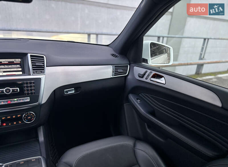Внедорожник / Кроссовер Mercedes-Benz M-Class 2015 в Киеве фото 22 Внедорожник / Кроссовер Mercedes-Benz M-Class 2015 в Киеве