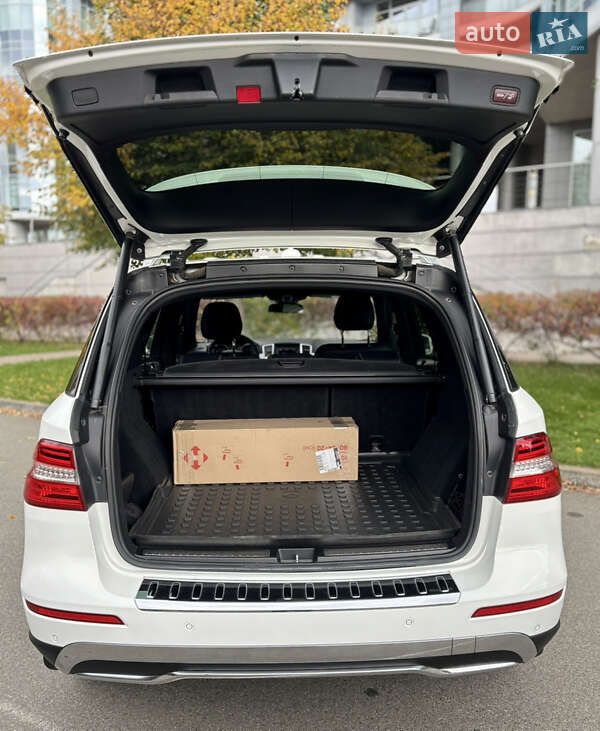 Внедорожник / Кроссовер Mercedes-Benz M-Class 2015 в Киеве фото 28 Внедорожник / Кроссовер Mercedes-Benz M-Class 2015 в Киеве