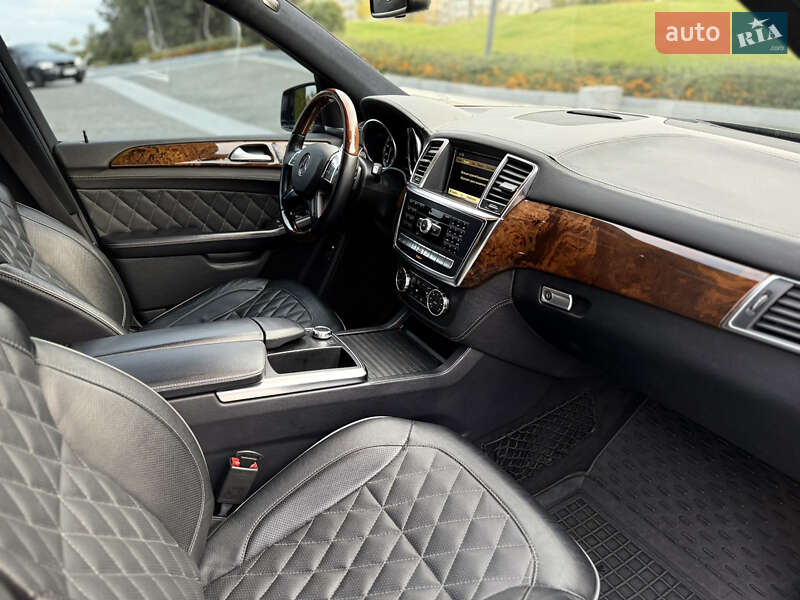 Позашляховик / Кросовер Mercedes-Benz M-Class 2011 в Дніпрі