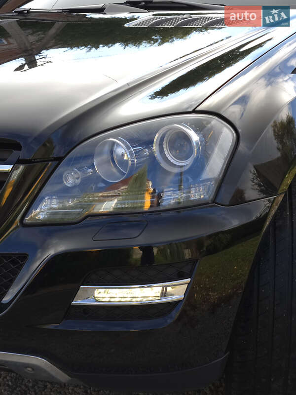Позашляховик / Кросовер Mercedes-Benz M-Class 2010 в Харкові