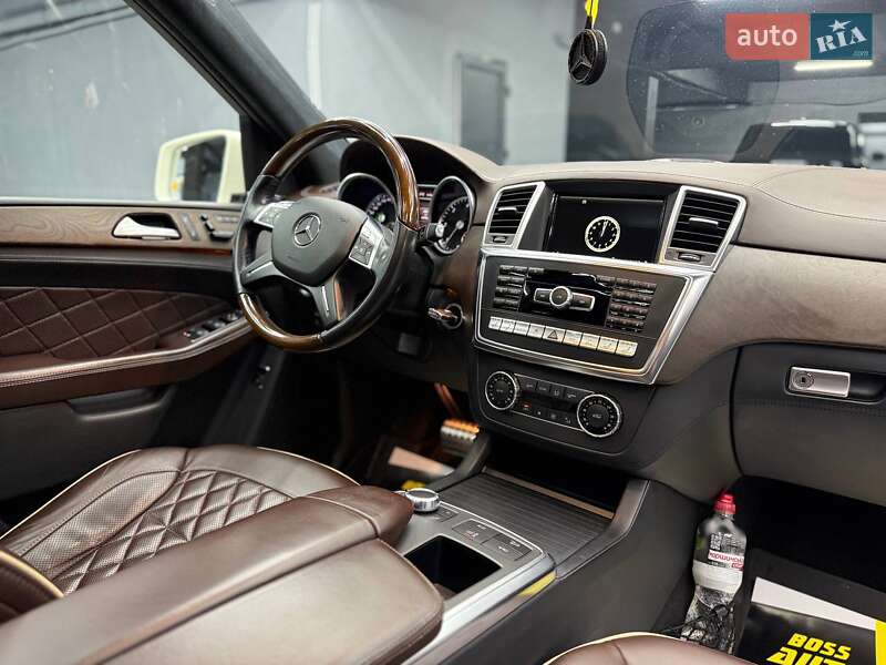 Внедорожник / Кроссовер Mercedes-Benz M-Class 2013 в Черновцах