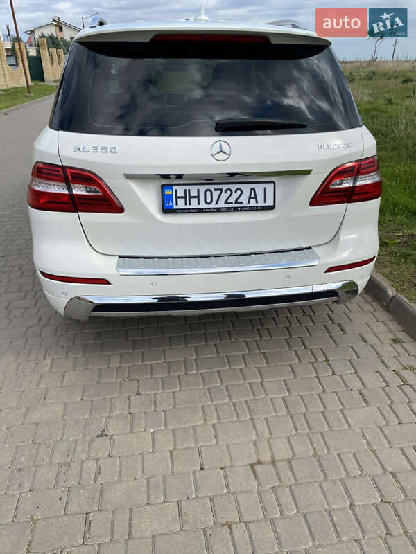 Позашляховик / Кросовер Mercedes-Benz M-Class 2013 в Одесі
