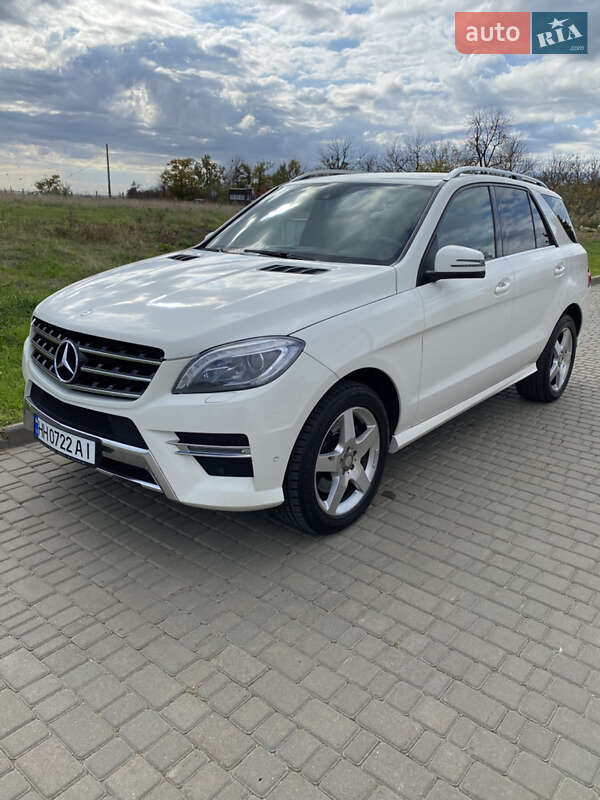 Позашляховик / Кросовер Mercedes-Benz M-Class 2013 в Одесі