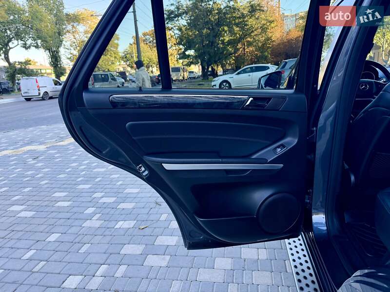 Позашляховик / Кросовер Mercedes-Benz M-Class 2011 в Одесі фото 53 Позашляховик / Кросовер Mercedes-Benz M-Class 2011 в Одесі