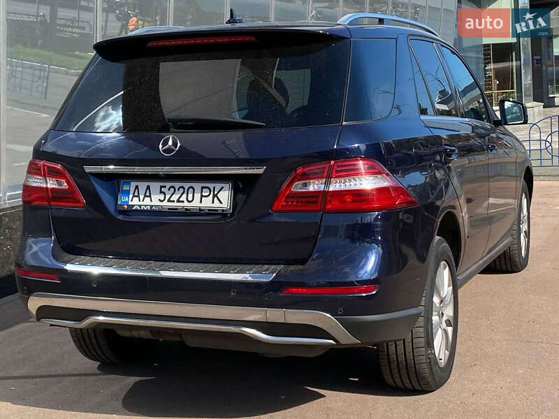 Внедорожник / Кроссовер Mercedes-Benz M-Class 2013 в Киеве