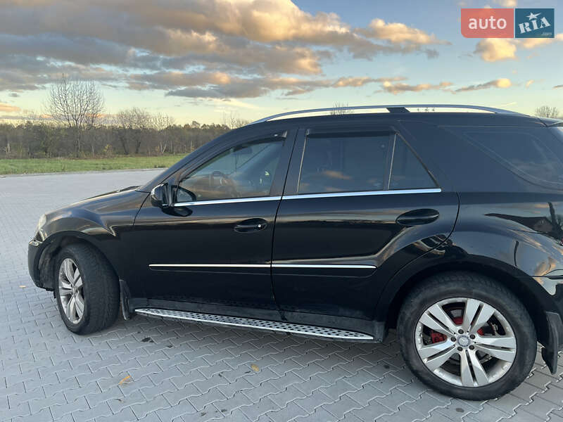 Внедорожник / Кроссовер Mercedes-Benz M-Class 2010 в Богородчанах