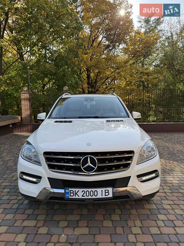 Позашляховик / Кросовер Mercedes-Benz M-Class 2013 в Рівному фото 2 Позашляховик / Кросовер Mercedes-Benz M-Class 2013 в Рівному
