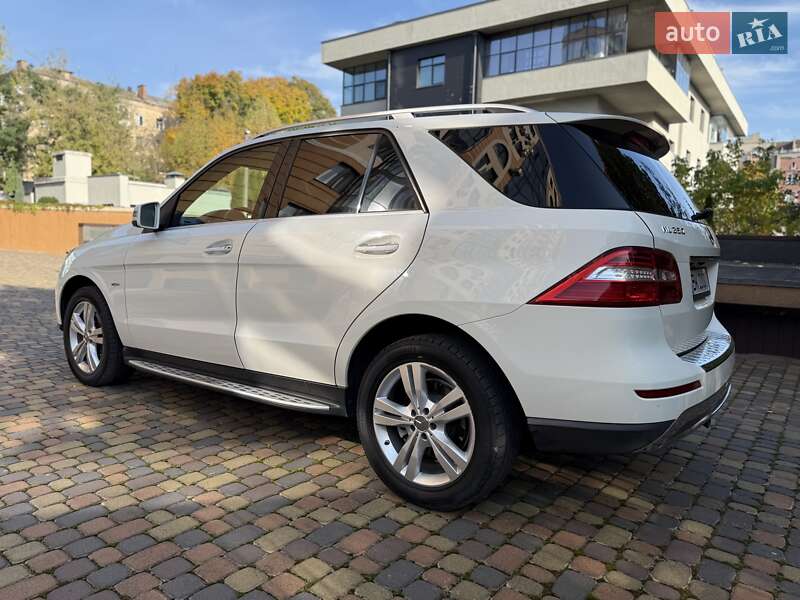 Позашляховик / Кросовер Mercedes-Benz M-Class 2013 в Рівному фото 3 Позашляховик / Кросовер Mercedes-Benz M-Class 2013 в Рівному