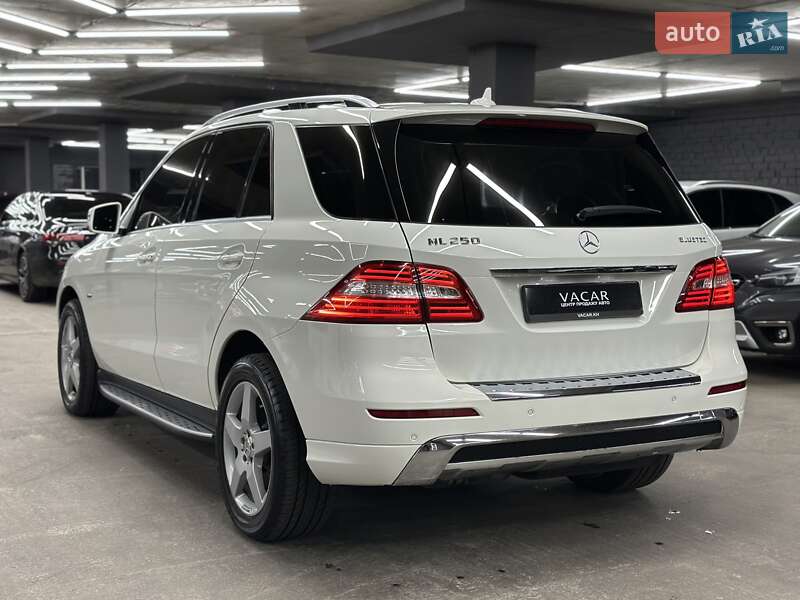 Внедорожник / Кроссовер Mercedes-Benz M-Class 2011 в Харькове