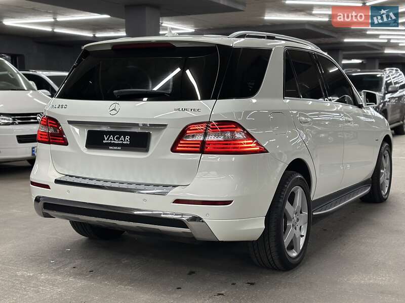 Внедорожник / Кроссовер Mercedes-Benz M-Class 2011 в Харькове