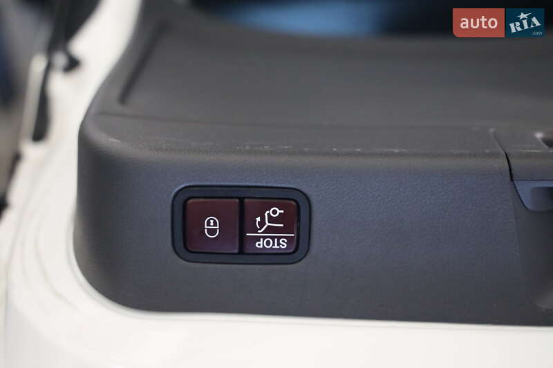 Позашляховик / Кросовер Mercedes-Benz M-Class 2013 в Луцьку фото 32 Позашляховик / Кросовер Mercedes-Benz M-Class 2013 в Луцьку